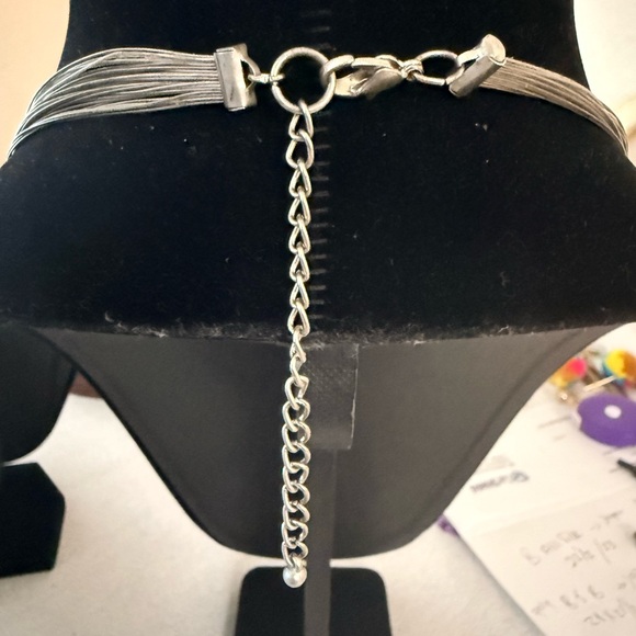 Vintage Colorful Beaded Necklace and earrings
6 necklaces
2 earrings - Picture 9 of 16